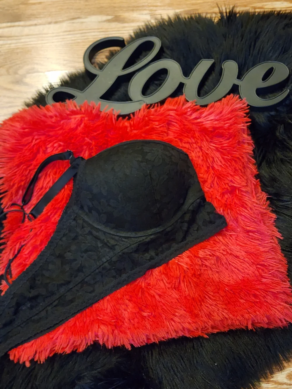 Victoria's Secret Black Lace Pushup Underwire Bralette with Pink Molded Cups XXL